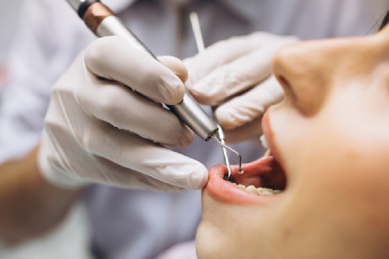 تعویض مفصل زانو و دندانپزشکی